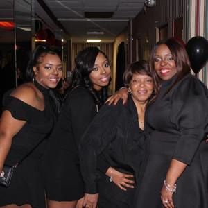 Meet your Posher, Gina